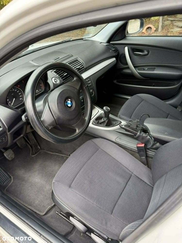 BMW Seria 1 116d - 12
