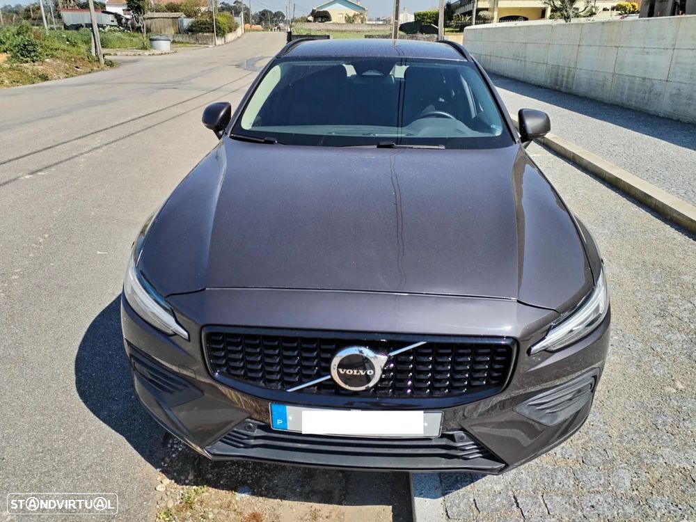 Volvo V60 2.0 B4 Essential Auto - 2
