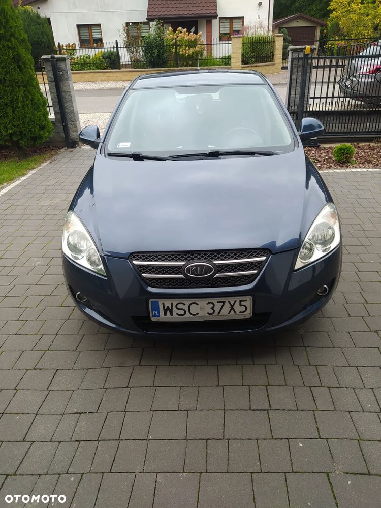 Kia Ceed Cee'd 2.0 crdi Comfort + - 2