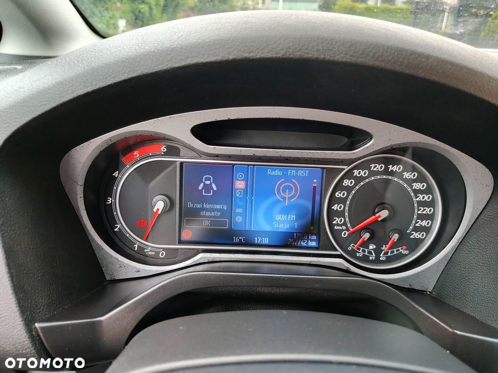 Ford S-Max - 30
