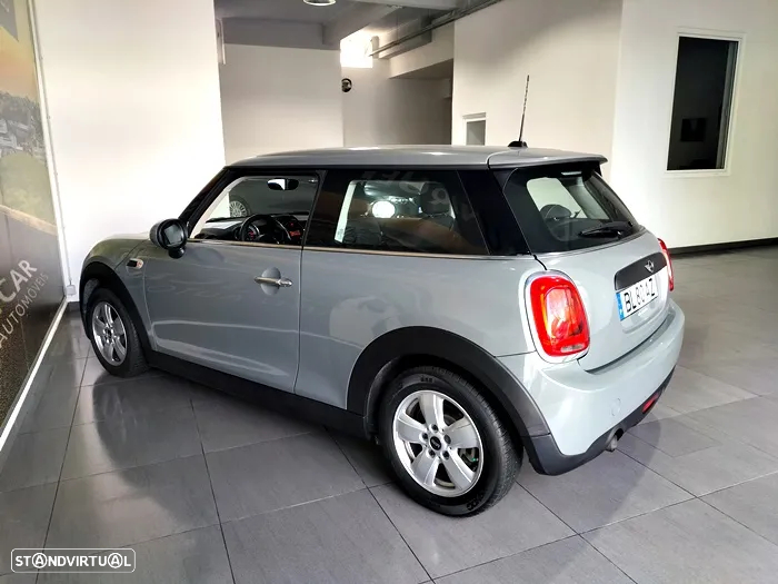 MINI 3 Portas One D - 7