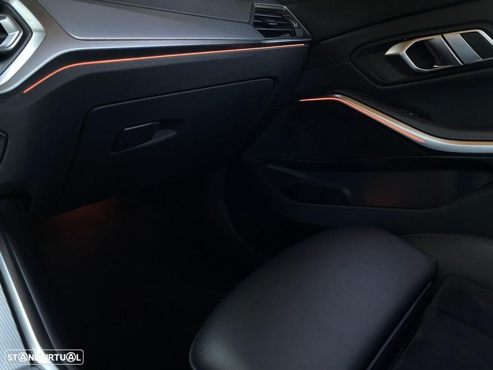 BMW 318 d Pack Desportivo M Auto - 52