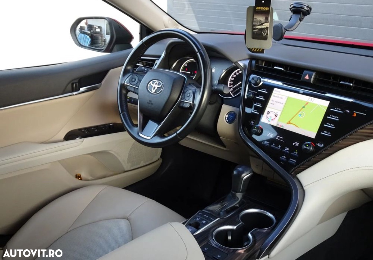 Toyota Camry 2.5 Hybrid Exclusive - 10