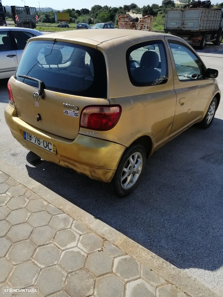 Toyota Yaris 1.0 Base - 12