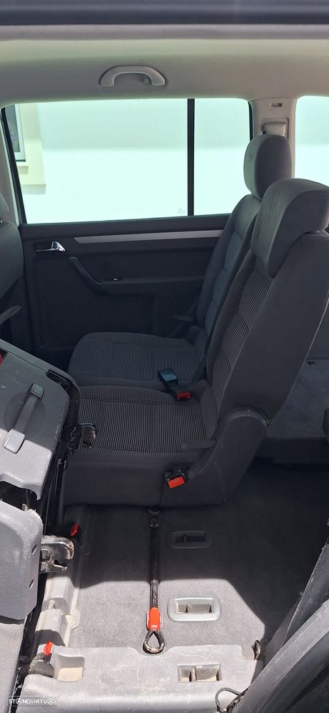 VW Touran 1.9 TDi Highline - 10