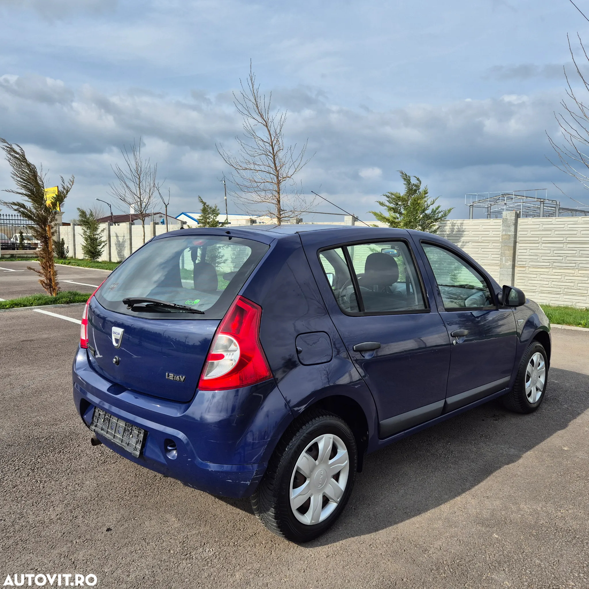 Dacia Sandero 1.2 16V 75 Laureate - 4