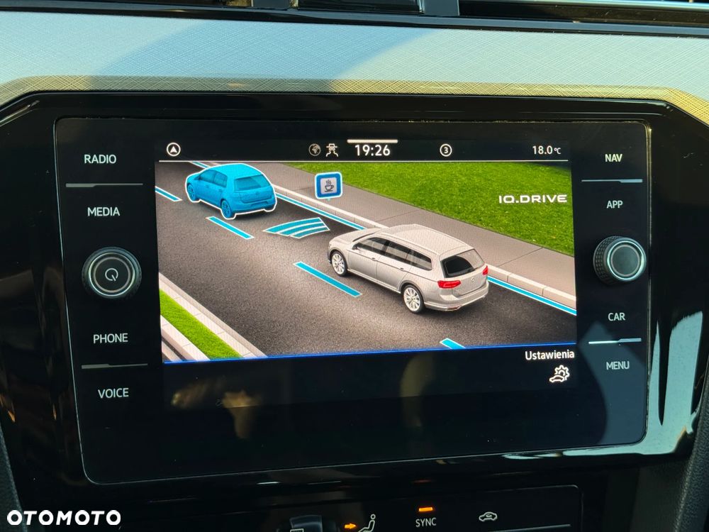 Volkswagen Passat 2.0 TSI Business DSG - 18