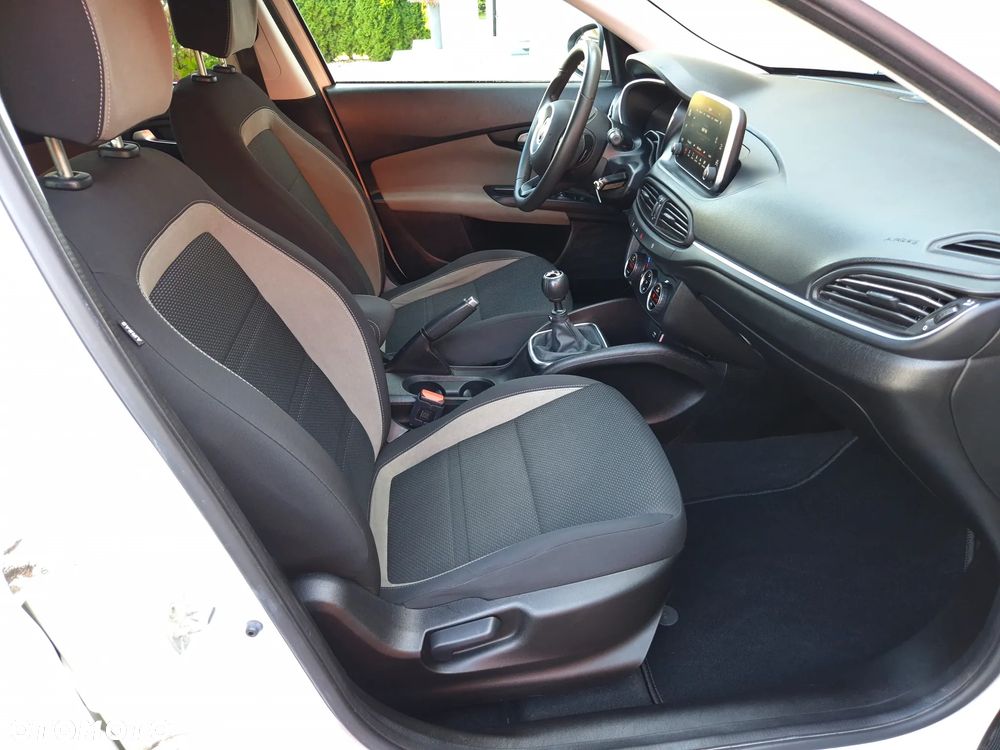 Fiat Tipo 1.4 T-Jet 16v Lounge - 33