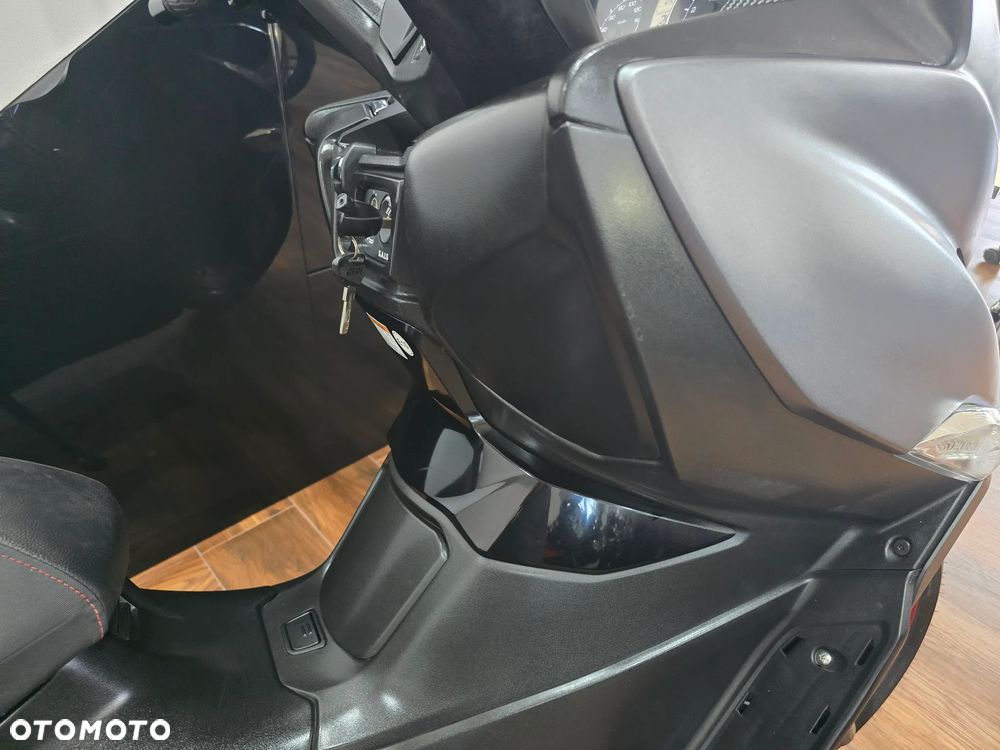 Suzuki Burgman - 16