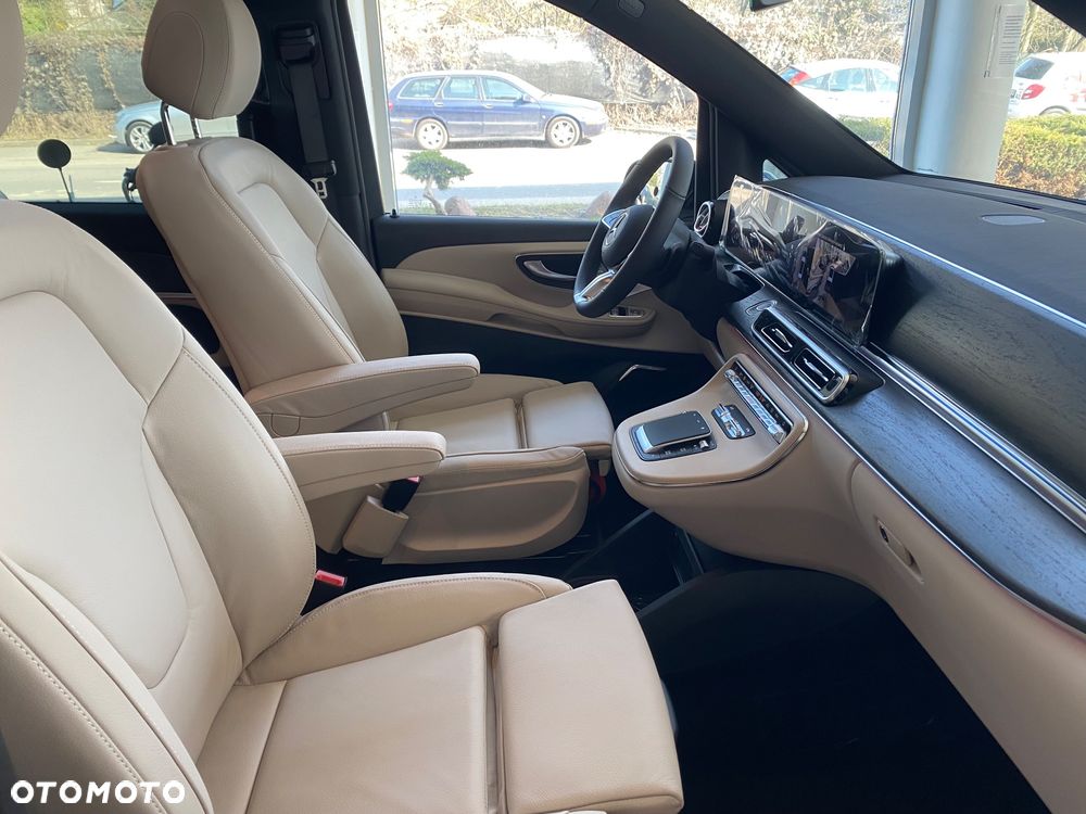 Mercedes-Benz Klasa V - 34