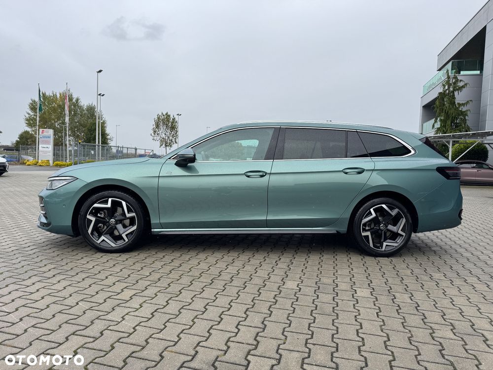 Volkswagen Passat Variant 2.0 TDI SCR DSG R-Line - 3