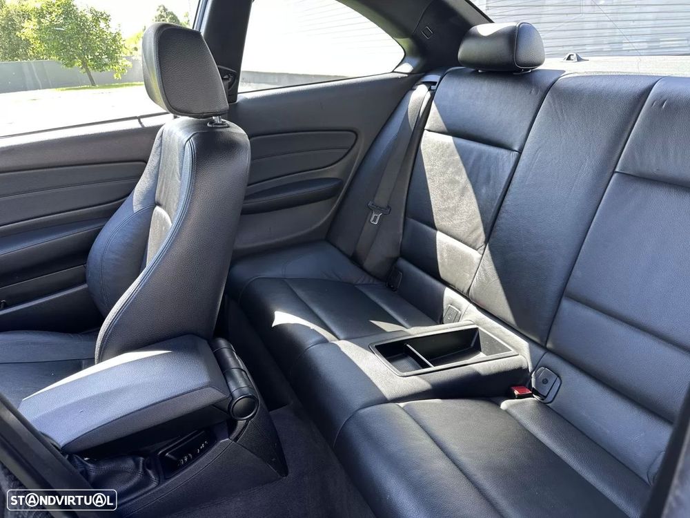 BMW 120 d Limited Edition Lifestyle c/ M Sport Pack - 38