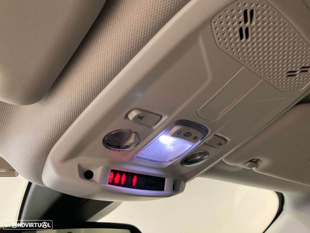 Peugeot 2008 1.2 PureTech Active Pack - 52