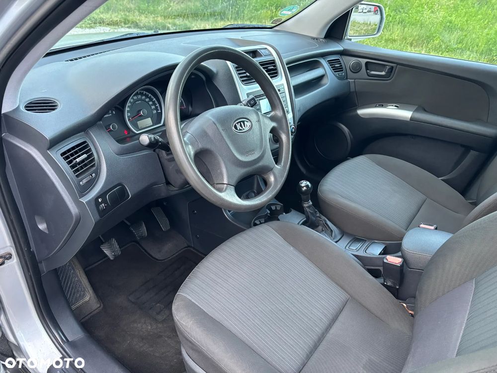 Kia Sportage 2.0 Freedom + - 23