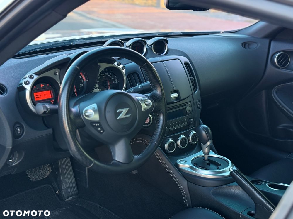 Nissan 370 Z - 13