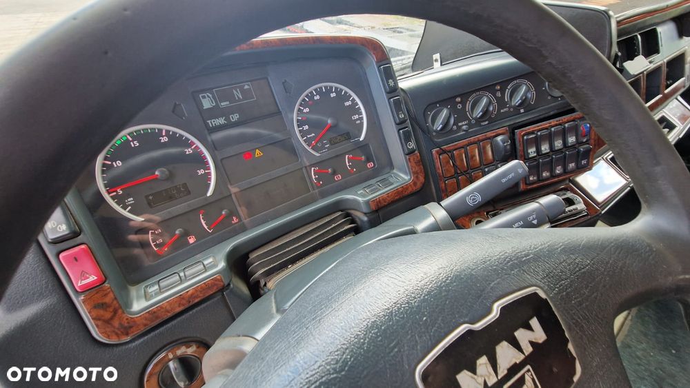 MAN 26.480 6x2 - 10
