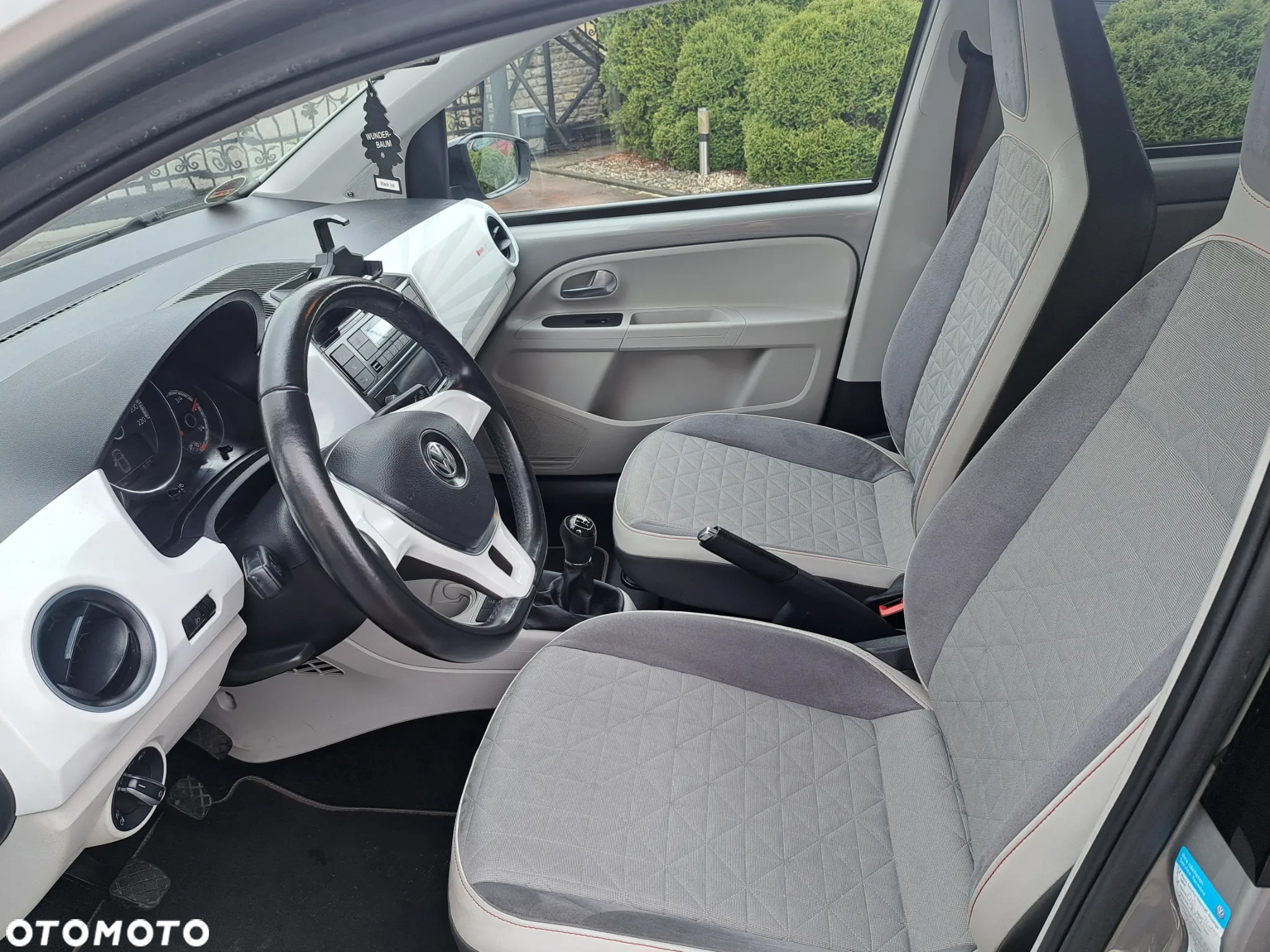 Volkswagen up! (BlueMotion Technology) beats - 7