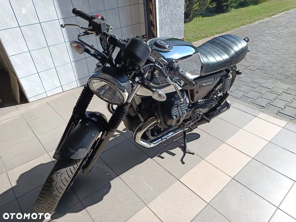 Moto Guzzi V7 - 1