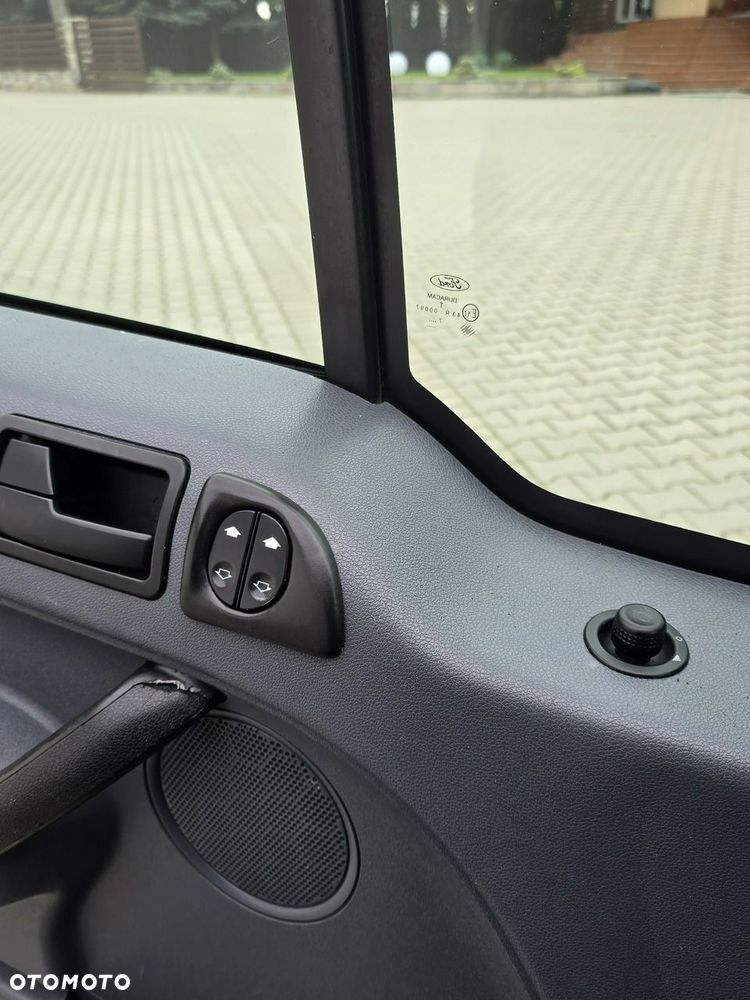 Ford Transit Connect - 27