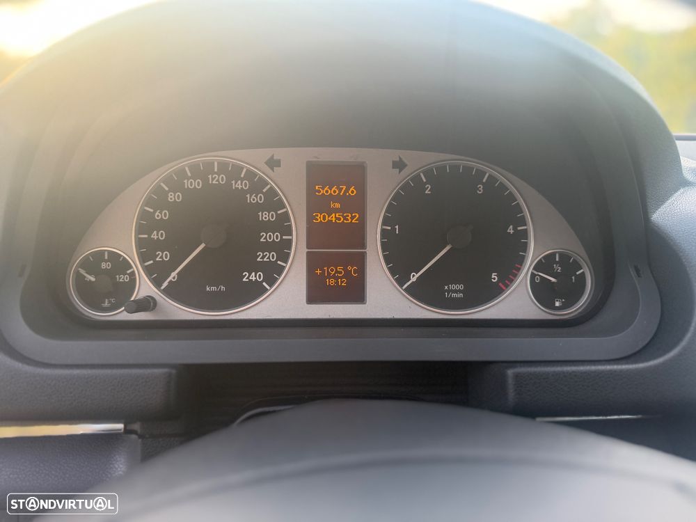 Mercedes-Benz B 180 CDi - 13