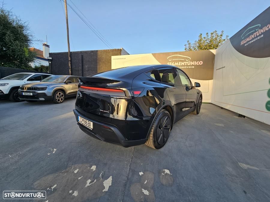Tesla Model Y Long Range Dual Motor AWD - 17