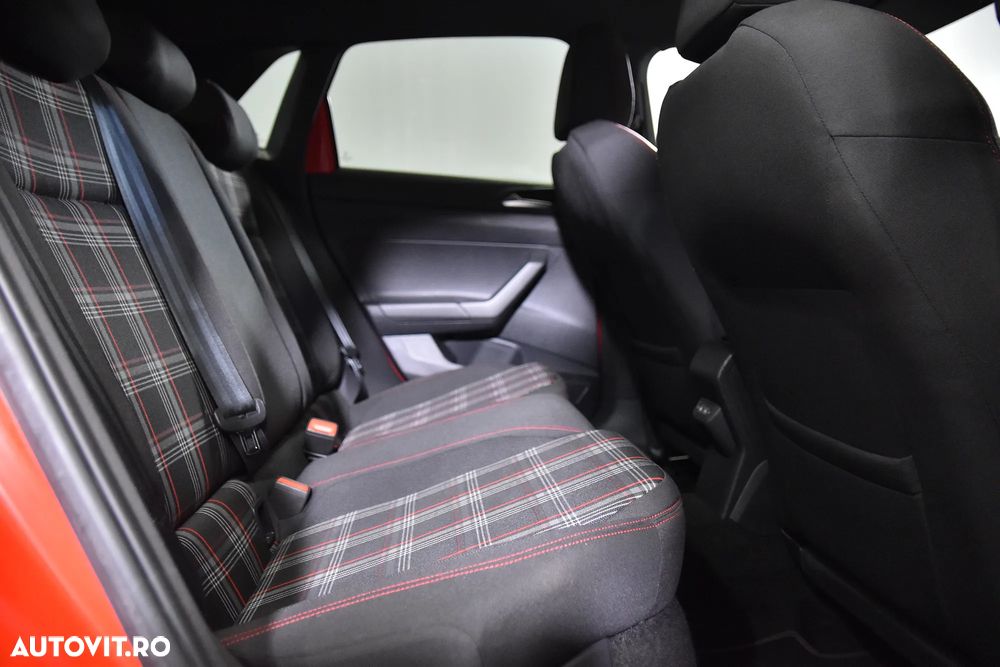 Volkswagen Polo 2.0 TSI DSG GTI - 12