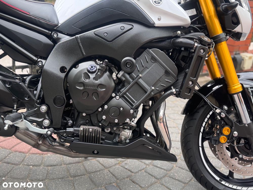 Yamaha FZ8 - 13