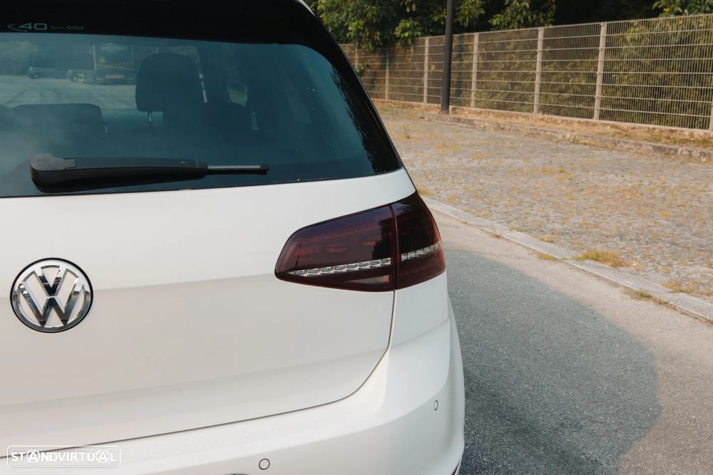 VW Golf R 4Motion BlueMotion - 15