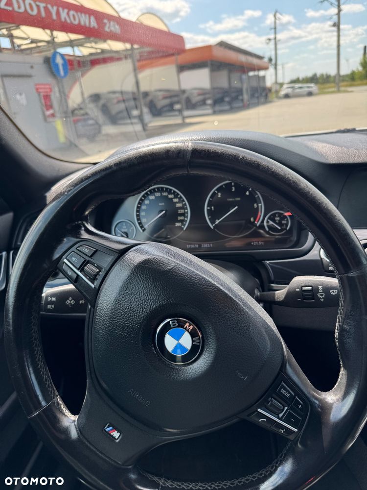 BMW Seria 5 530d xDrive - 14