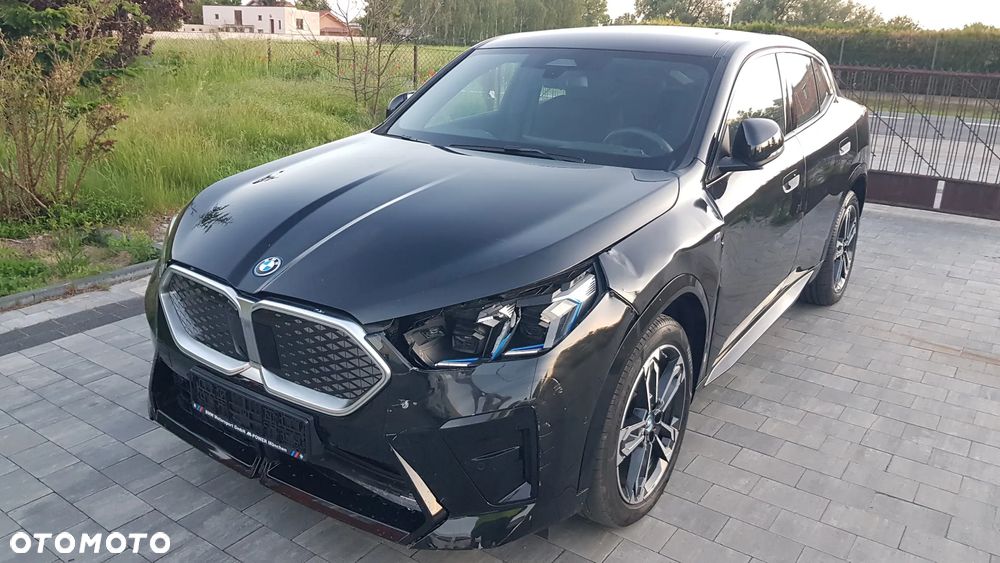 BMW iX2 - 3