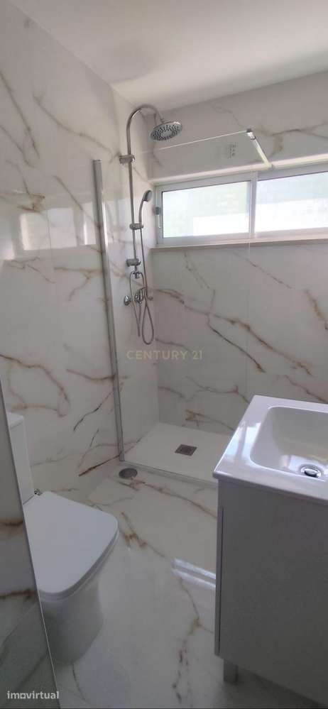 Apartamento T2 Totalmente Remodelado no Coração do Lavradio - Grande imagem: 5/8