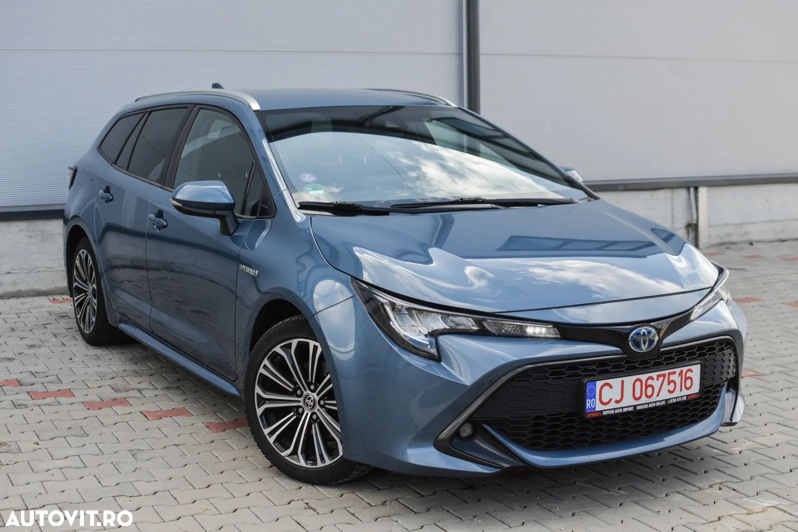 Toyota Corolla 2.0 Hybrid Touring Sports Business Edition - 1