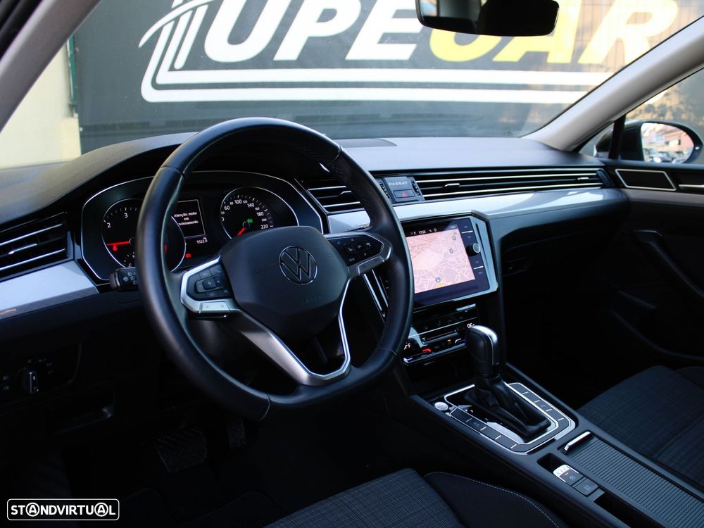 VW Passat Variant 2.0 TDi Business DSG - 29