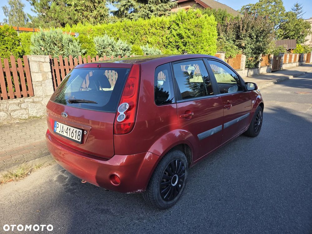 Ford Fiesta 1.4 Ambiente - 2