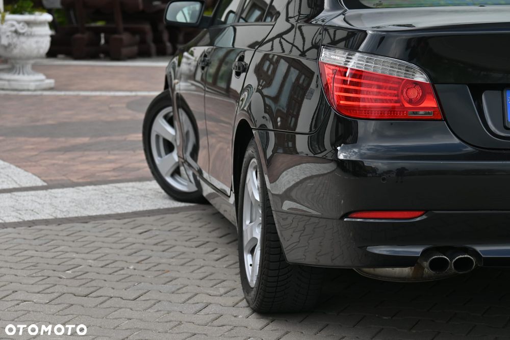 BMW Seria 5 530d Edition Sport - 13