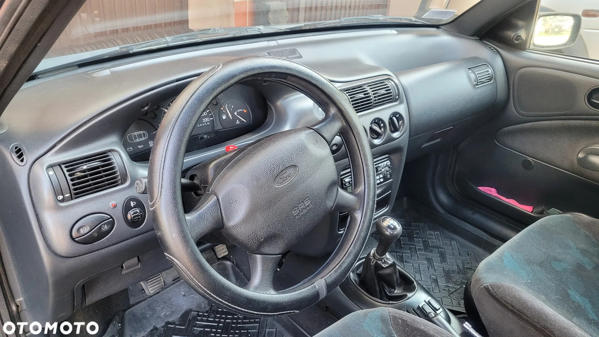 Ford Escort 1.3 CL - 6