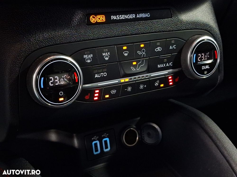 Ford Kuga - 24