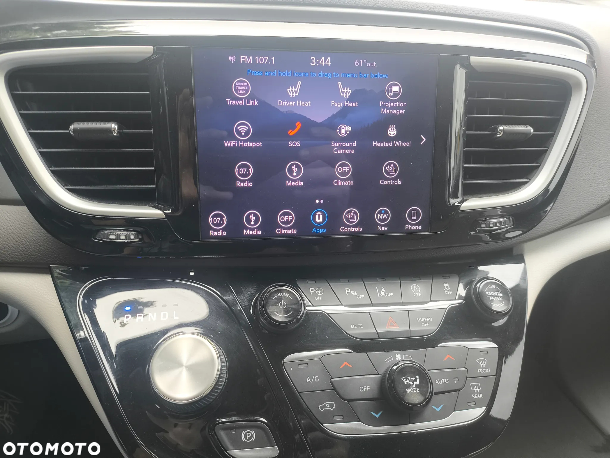 Chrysler Pacifica - 11