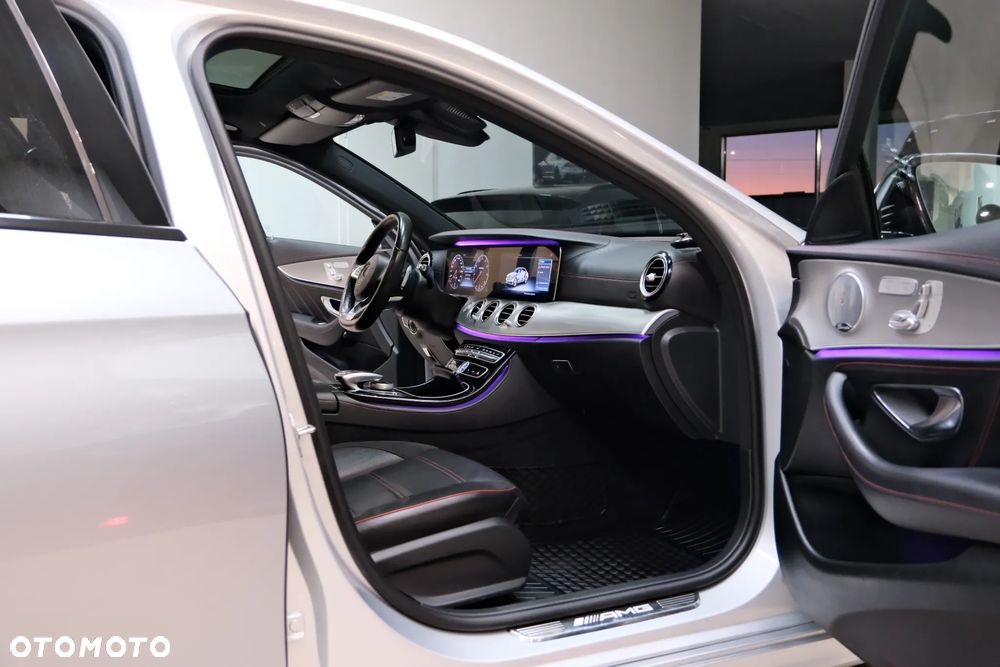 Mercedes-Benz Klasa E - 28