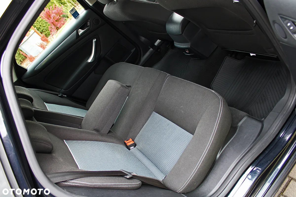 Ford Mondeo 2.0 TDCi Ambiente - 14