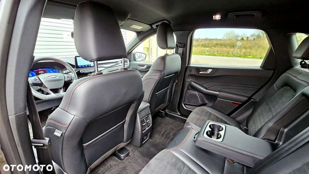 Ford Kuga 2.5P PHEV FWD ST-Line X - 35
