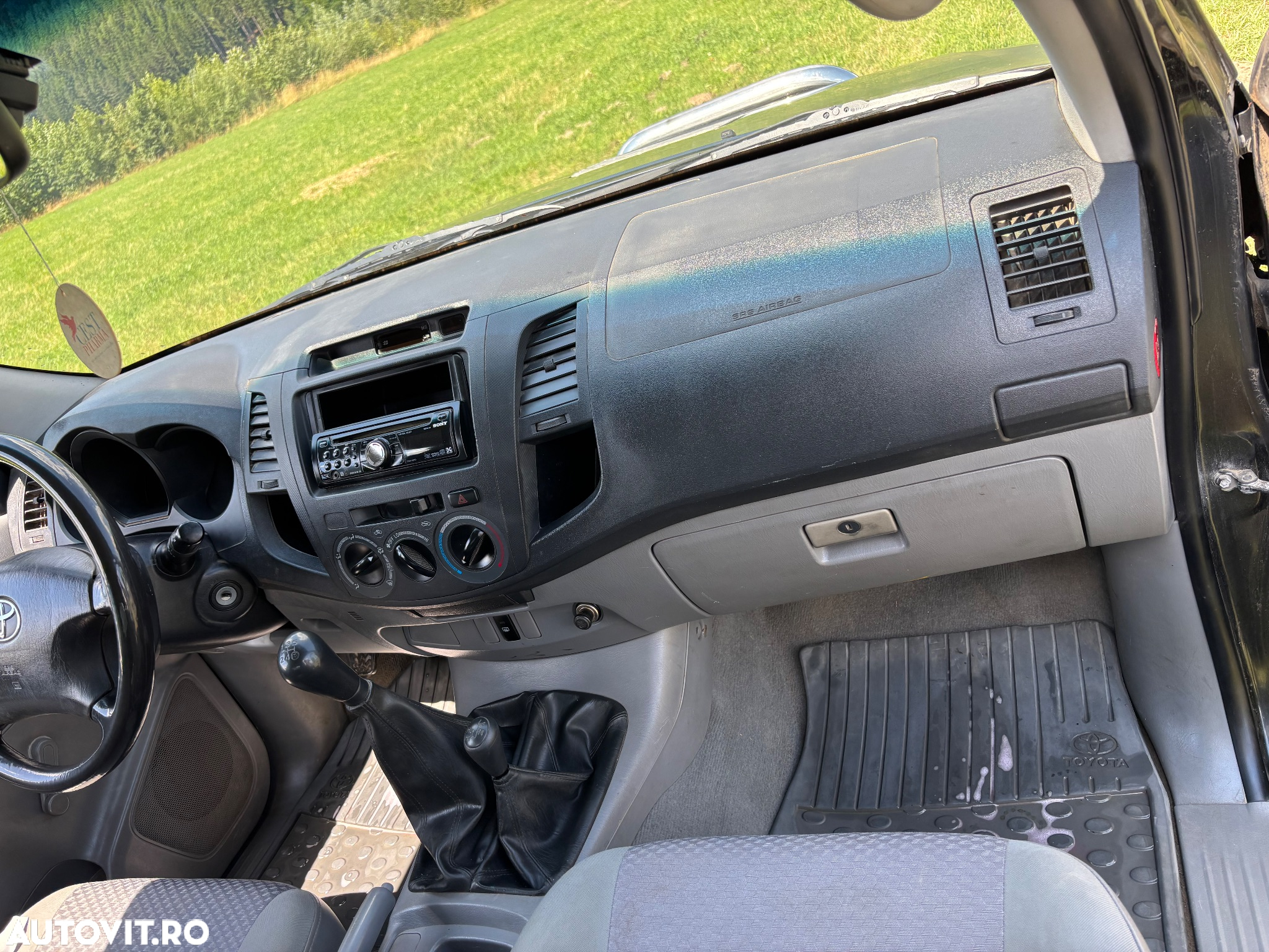 Toyota Hilux 4x4 Xtra Cab - 9