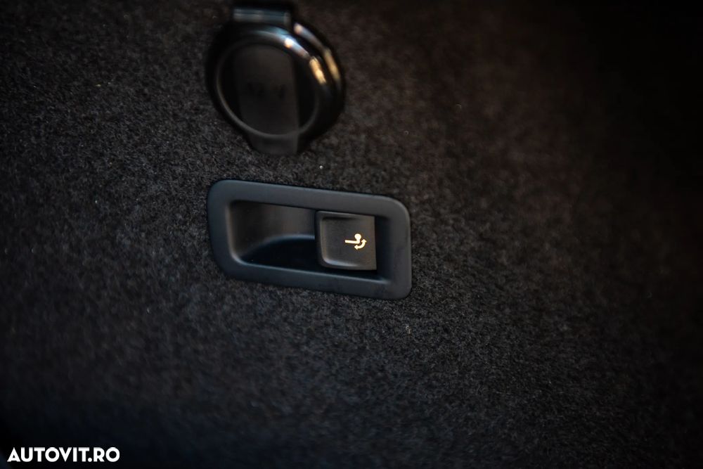 Volkswagen Golf Variant 2.0 TDI SCR DSG Life - 14