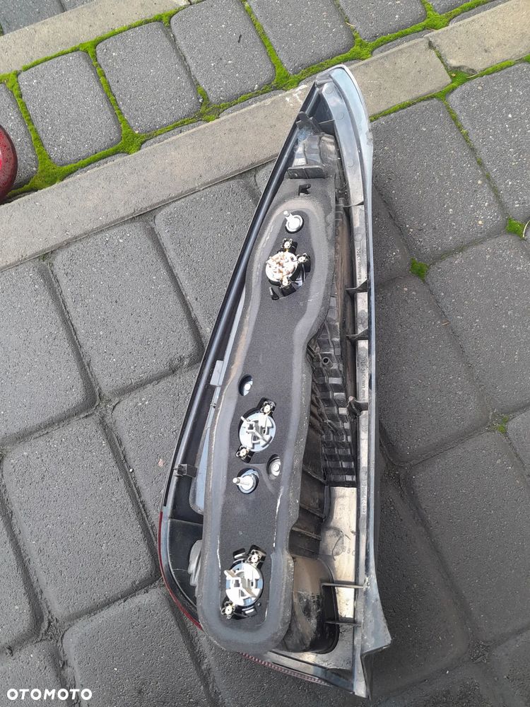 Toyota Yaris Verso lampa tylna prawa !! WYSYŁKA !! - 2