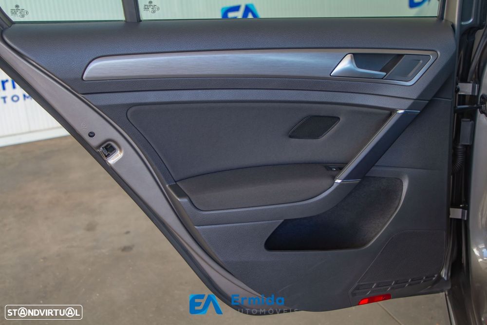 VW Golf 1.6 TDi Confortline DSG - 28
