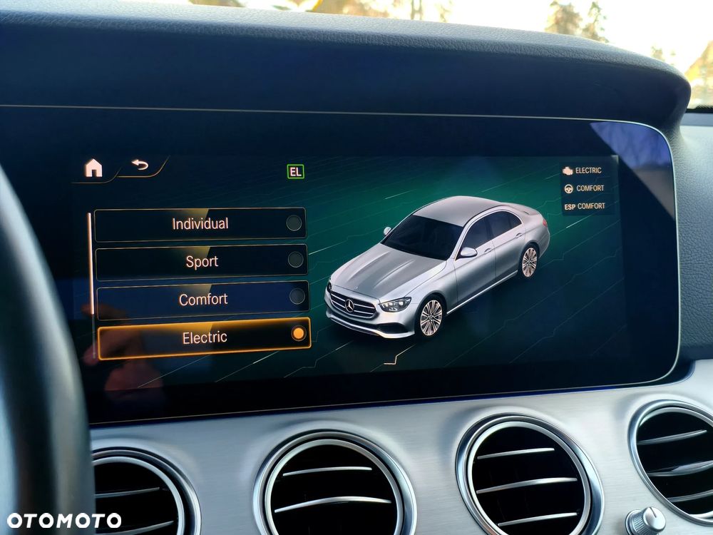 Mercedes-Benz Klasa E 300 4Matic 9G-TRONIC - 14