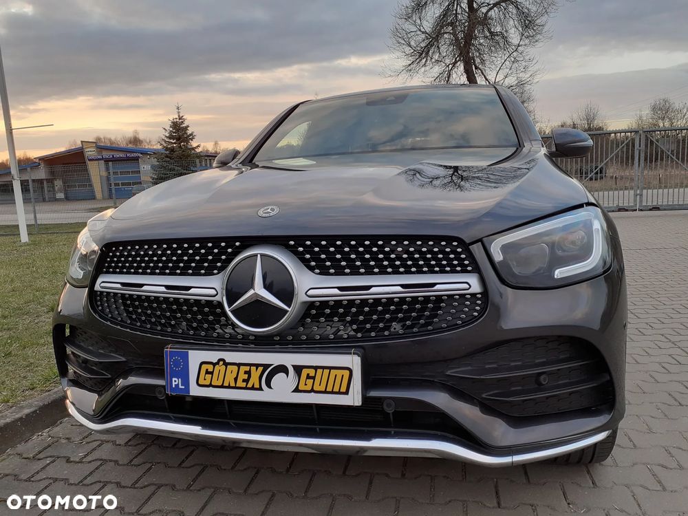 Mercedes-Benz GLC 200 4Matic 9G-TRONIC AMG Line - 9