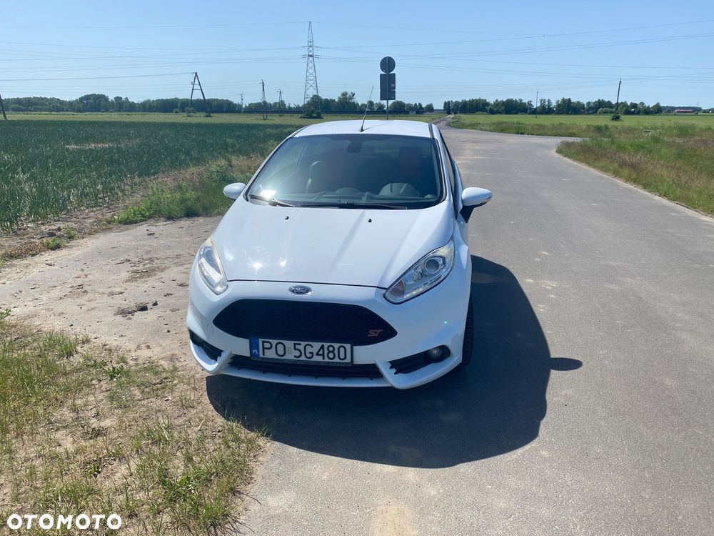 Ford Fiesta ST2 - 10