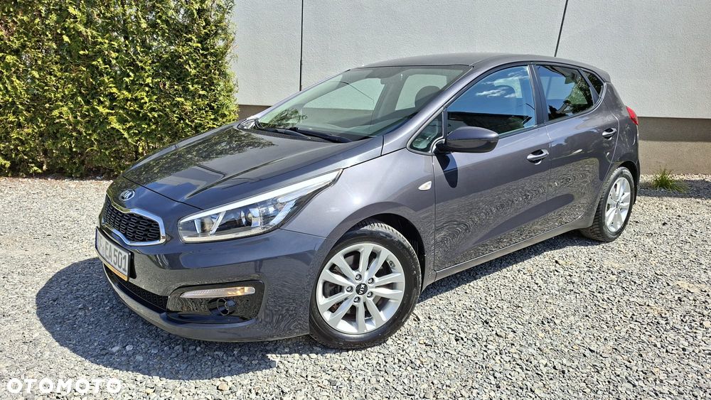 Kia Ceed 1.4 CVVT Dream-Team Edition - 28