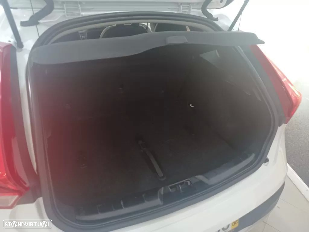 Volvo V40 Cross Country 2.0 D2 Kinetic - 37
